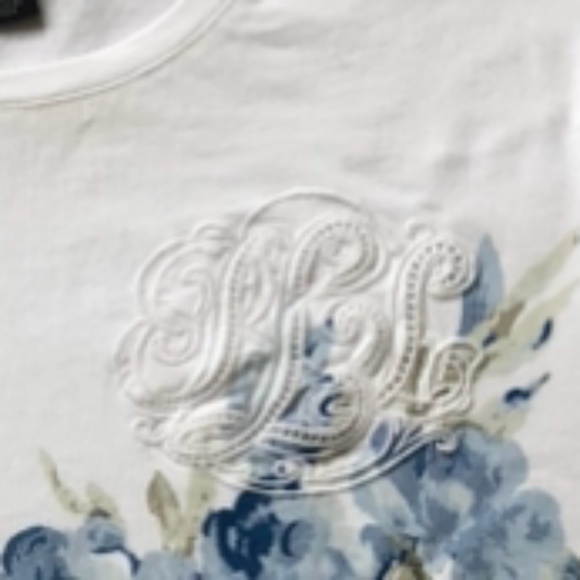 Ralph Lauren Short Sleeve T-shirt. - Picture 2 of 3